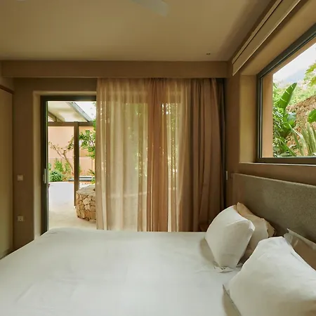 F Zeen Kefalonia (adults Only)